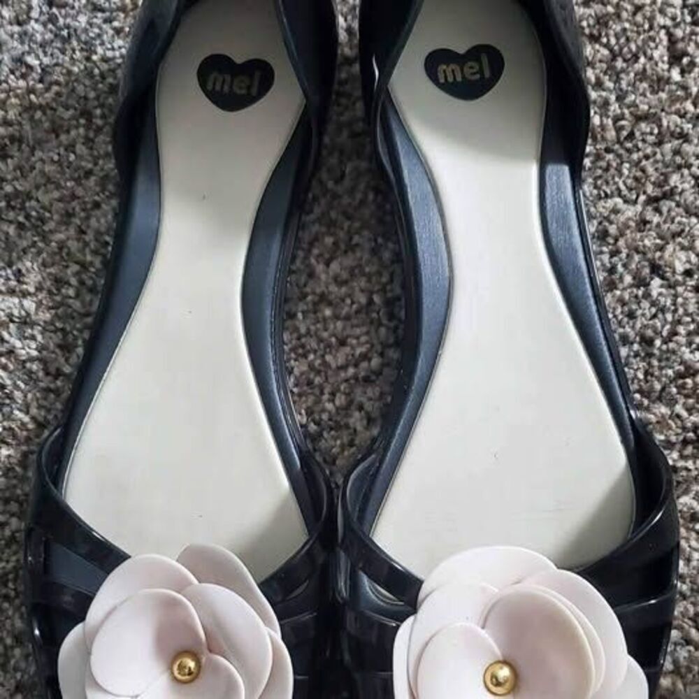Sz 8 womans mel by melissa slides